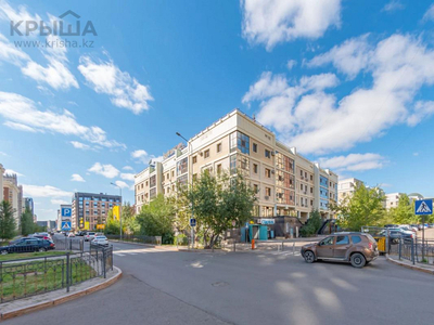 4-комнатная квартира, 136 м², 5/5 этаж, Кабанбай батыра 7/3 — Коргальжинское шоссе