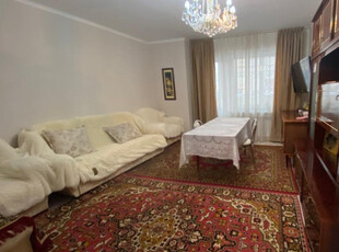 Продажа 2-комнатной квартиры, 72 м, Шахтеров, дом 60