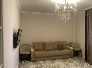 Продажа 2-комнатной квартиры, 63 м, Айтматова, дом 53