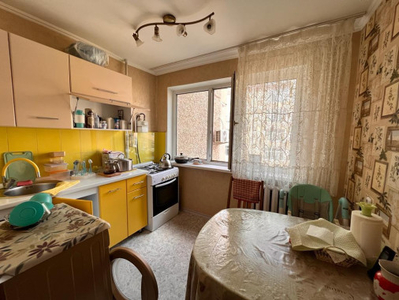 Продажа 2-комнатной квартиры, 45 м, Строителей, дом 13