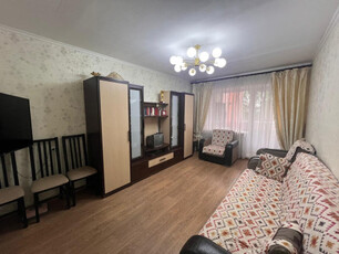 Продажа 2-комнатной квартиры, 50 м, 11 кв-л, дом 15