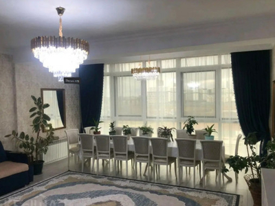 Продажа 4-комнатной квартиры, 130 м, Нажимеденова, дом 34