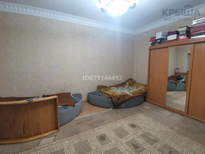 1-комнатная квартира, 30.7 м², 1/4 этаж, Абая 200