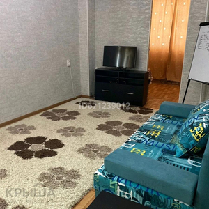 1-комнатная квартира, 42 м², 3/5 этаж, Сатпаева 50