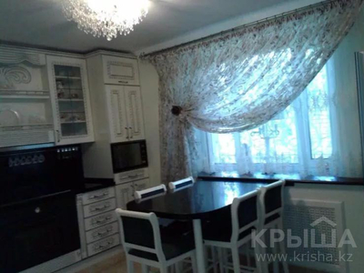 11-комнатный дом, 450 м², 15 сот., Алькея Маргулана 1 — Мирная