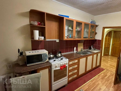 2-комнатная квартира, 50 м², 3/5 этаж, Жандосова — Берегового