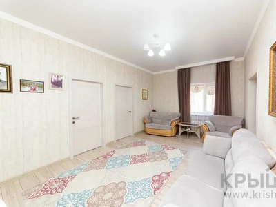 23-комнатный дом, 900 м², 0.051 сот., Досаева 27В