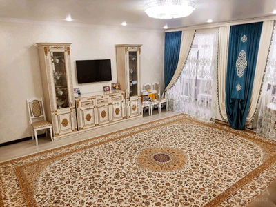 3-комнатная квартира, 125 м², 1/5 этаж, мкр. Батыс-2 18г