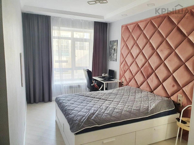 3-комнатная квартира, 74 м², 3/7 этаж, Мәңгілік Ел 33/2 — Орынбор