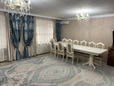 3-комнатная квартира, 93 м², 1/5 этаж, 50лет октября 84