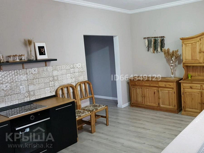 4-комнатный дом, 250 м², 10 сот., мкр Кунгей 836