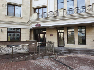 4-комнатная квартира, 317.5 м², 1/7 этаж, Митина 4