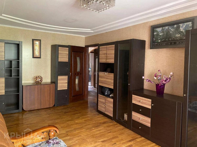 4-комнатная квартира, 80 м², 3/4 этаж, мкр №4 19