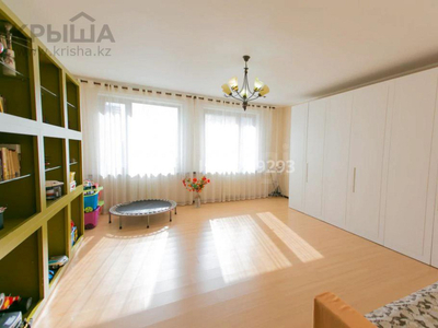 5-комнатная квартира, 206.8 м², 4/5 этаж, Кабанбай батыра 2/7