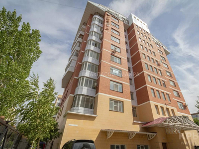 5-комнатная квартира, 242 м², 5/9 этаж, Габдуллина 3