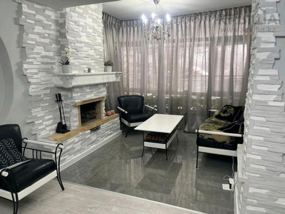 6-комнатный дом, 240 м², 10 сот., мкр Актобе, Бахадура