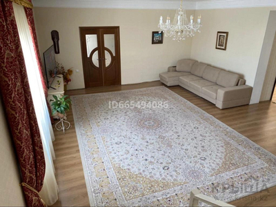 6-комнатный дом, 300 м², 10 сот., Гумилева 17