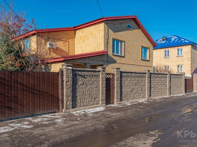 7-комнатный дом, 194 м², 6 сот., Алпамыс батыра 56