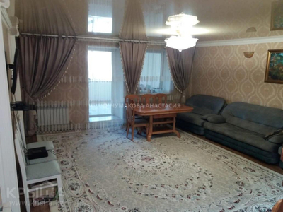 7-комнатный дом, 350 м², 10 сот., Мкр Юго-Восток 65