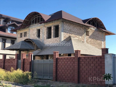 7-комнатный дом, 400 м², 10 сот., мкр 