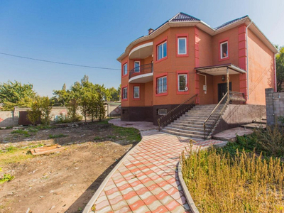 8-комнатный дом, 490 м², 10.6 сот., мкр Каргалы 69