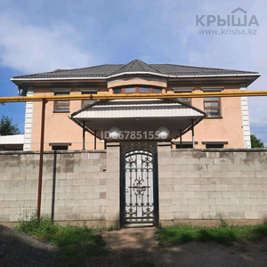 9-комнатный дом, 300 м², 20 сот., Центральная