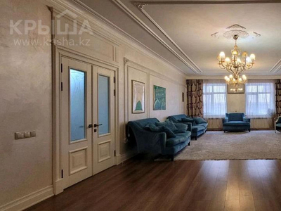 9-комнатный дом, 580 м², 10 сот., Комсомольский