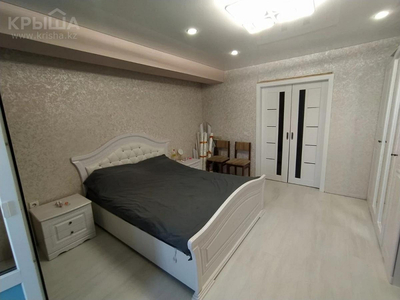 3-комнатная квартира, 84 м², 2/9 этаж, Увалиева 8