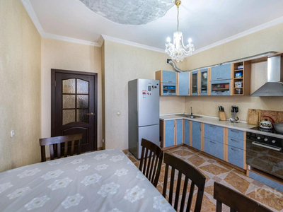 2-комнатная квартира, 84.2 м², 3/19 этаж, Нажимеденова 10