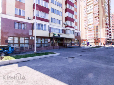 3-комнатная квартира, 72 м², 1/9 этаж, Бокеева 1 а — Розыбакиева