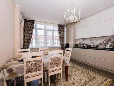 3-комнатная квартира, 95.5 м², 9/10 этаж, мкр Аксай-1А — Толе Би