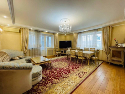 Продажа 4-комнатной квартиры, 144 м, Абая, дом 43