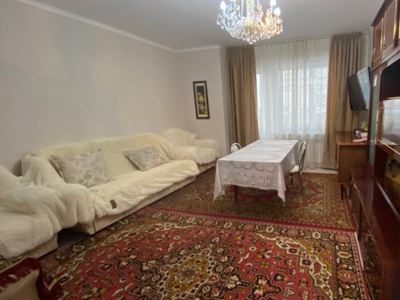 Продажа 2-комнатной квартиры, 72 м, Шахтеров