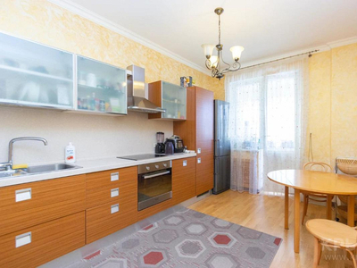 2-комнатная квартира, 85 м², 4/13 этаж, Достык 13/3