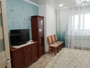 Продажа 2-комнатной квартиры, 60 м, Шахтеров, дом 74