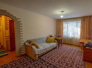 4-ком. квартира, вторичка, 56 кв.м. на 1 этаже