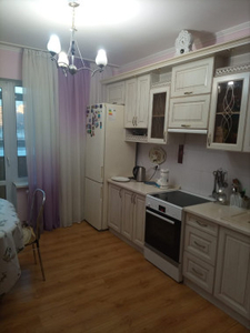 Продажа 3-комнатной квартиры, 100 м, Республики, дом 40