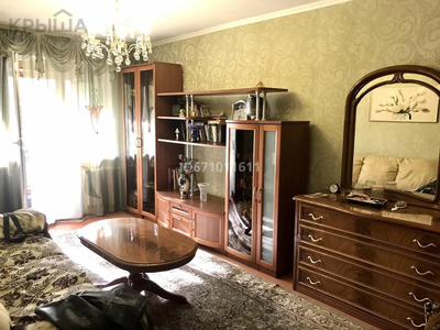 3-комнатная квартира, 60 м², 3/4 этаж, мкр №8 34 — Алтынсарина