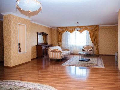 Продажа 4-комнатной квартиры, 220 м, Кунаева, дом 14