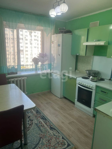 Продажа 3-комнатной квартиры, 76 м, Азербаева, дом 4