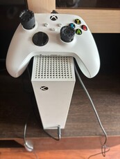 Продаю Xbox Series S