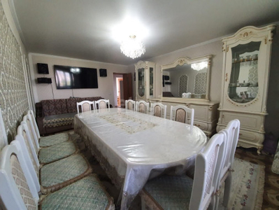 Продажа 3-комнатной квартиры, 61 м, Республики, дом 79