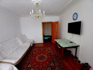 Продажа 4-комнатной квартиры, 87 м, Шахтеров