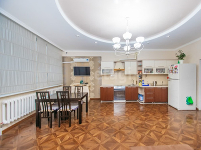 Продажа 1-комнатной квартиры, 43 м, Байтурсынова, дом 12