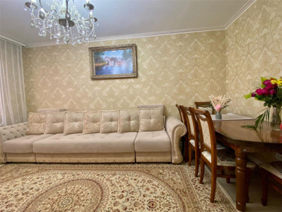 Продажа 3-комнатной квартиры, 82 м, Шахтеров, дом 74