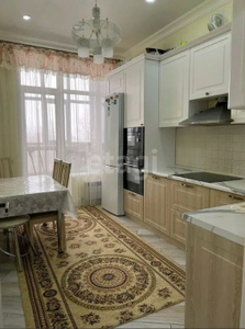 Продажа 2-комнатной квартиры, 60 м, Букейханова, дом 11