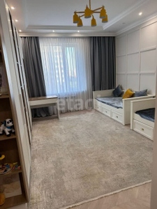 Продажа 4-комнатной квартиры, 164 м, Нажимеденова, дом 39