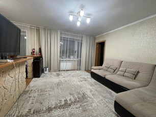 Продажа 3-комнатной квартиры, 64 м, Крылова, дом 48