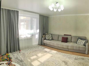 Продажа 3-комнатной квартиры, 64 м, Шахтеров, дом 7