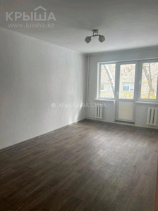 1-комнатная квартира, 33 м², 2/4 этаж, мкр №10 4